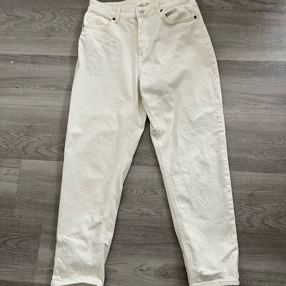 white mom jeans